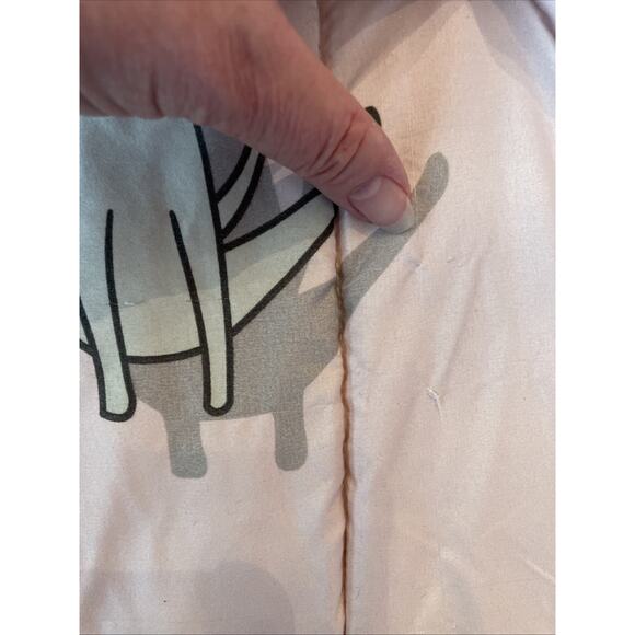 Sleepy Cat Quilted Comforter Twin Size Pink 66"x90" Amazon Basics Oeko-Tex - Picture 11 of 11